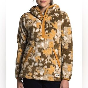 The North Campshire 2.0 Pullover Fleece Camo Hoodie Jacket Womens Small